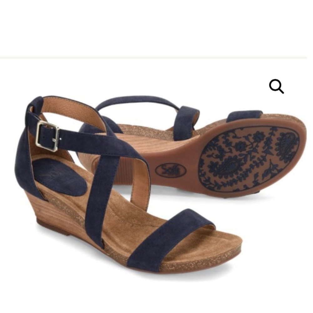 Brand new in box SOFFT VALERYN IN NAVY